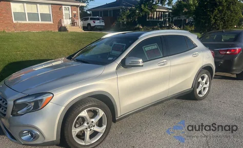 2018 Mercedes-Benz Gla 250 4Matic z USA, uszkodzony, nr VIN WDCTG4GB7JJ409173